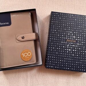 NEW Filofax Malden Leather Planner Stone
